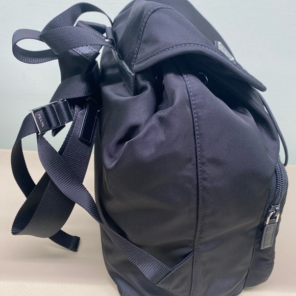 Prada backpack - Picture 3 of 9